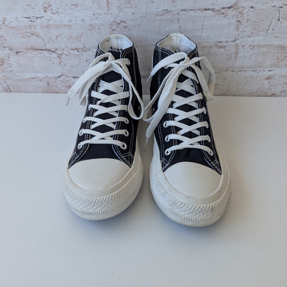 White High-Top Sneakers with Gray Lining - Picture 3 of 9